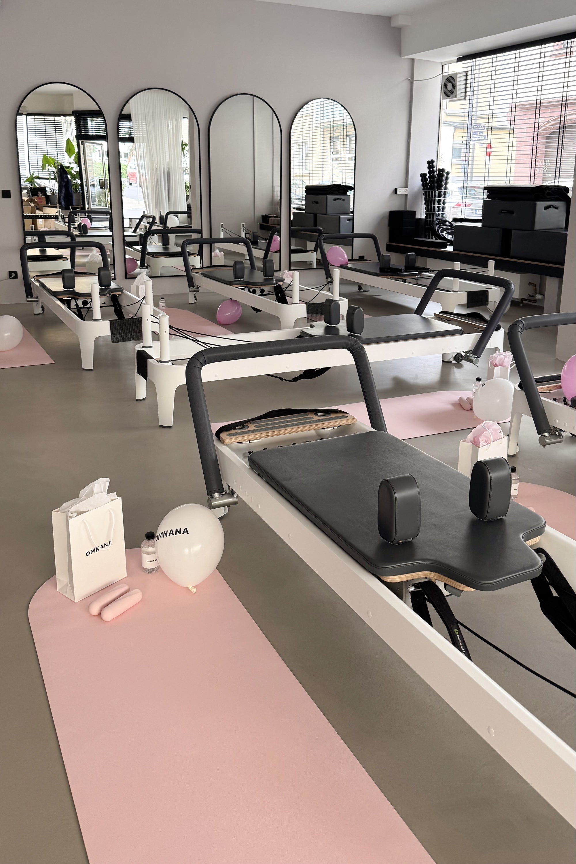 Reformer Pilates: Dein ultimativer Guide für den Fitness-Trend 2025 – Stärke, Style & das perfekte Equipment