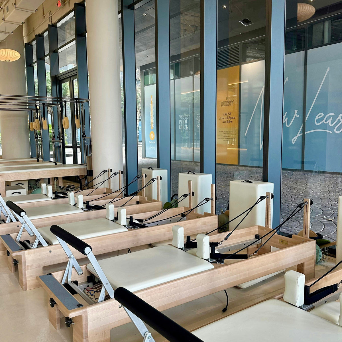 Mat or Equipment Pilates: Which Training Suits You? | OMNANA