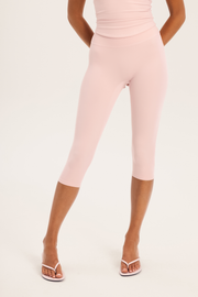 L'essence Capri Leggings
